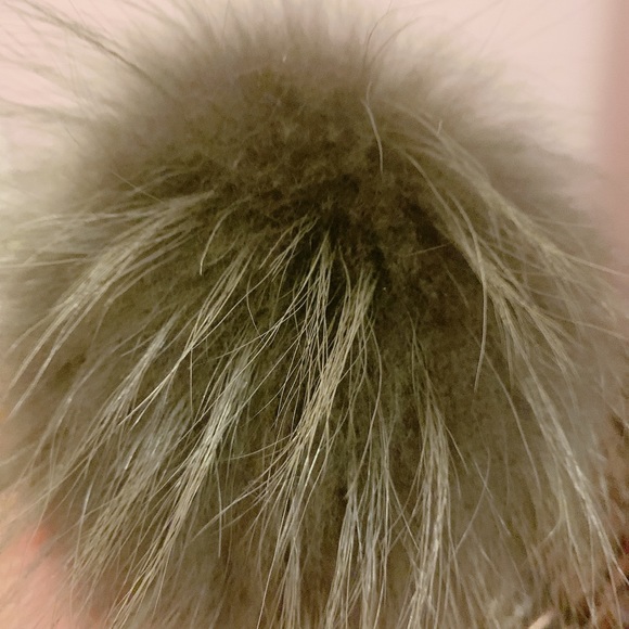Brand new Rudsak fur hat - Picture 4 of 7